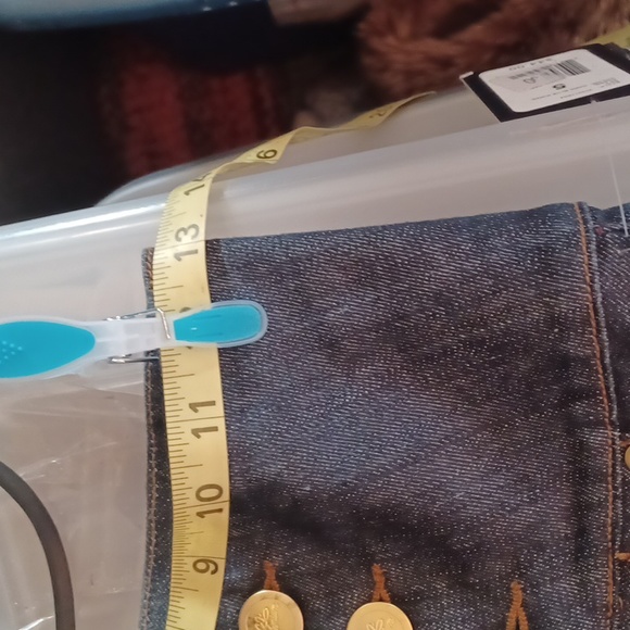 New Capri Jeans/w Buttons sz 2 - Picture 8 of 10
